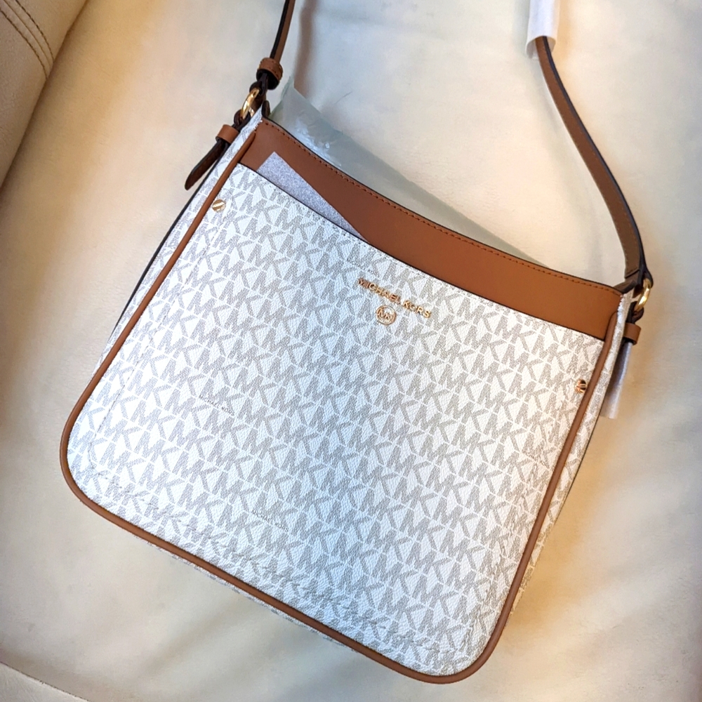 New w/o tags Michael Kors logo messenger bag